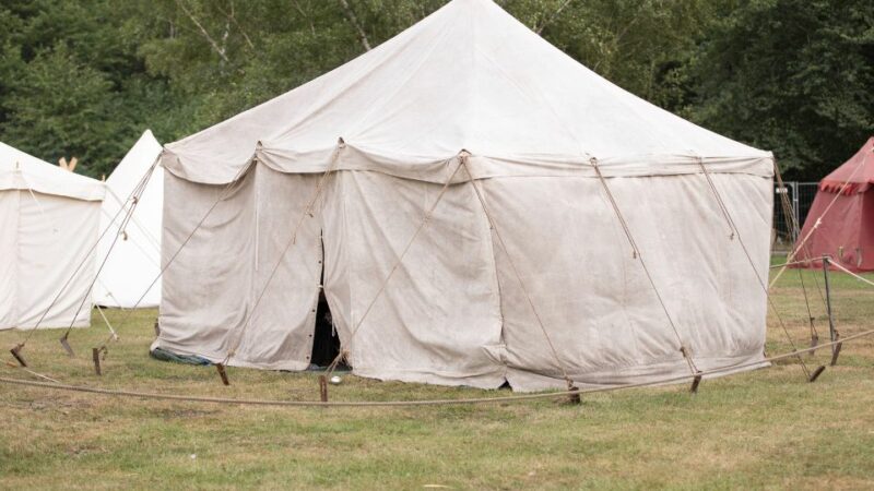 אוהלים
